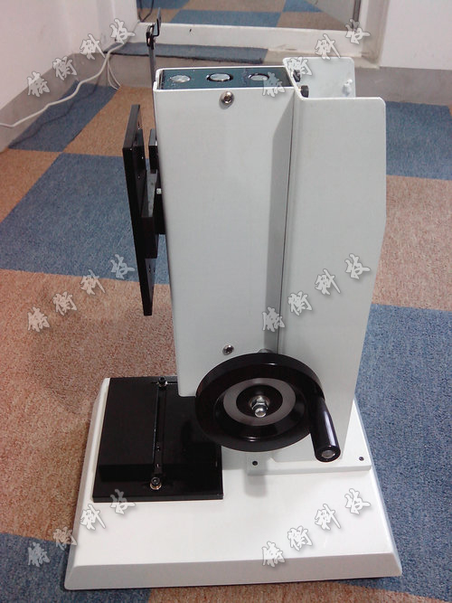 手動(dòng)側(cè)搖測(cè)試臺(tái)